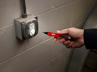 MILWAUKEE 2202-20 Milwaukee® Voltage Detector with LED Light 1-Pole, Self Test 50 - 1000 VAC LED