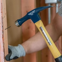 KLEIN TOOLS 807-18 Claw Hammer 18 oz Drop Forged and Tempered Steel Fiberglass Handle
