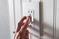 LEGRAND RWP26W The Radiant® Wallplate 1 Gangs White 4.94 in Lx 3.15 in W