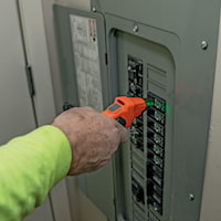 KLEIN TOOLS ET310 Digital Circuit Breaker Finder Electronic Tester