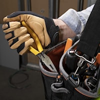KLEIN TOOLS D203-8 Long Nose Plier with Side Cutter Straight 2.313 in L x 1 in W x 1/2 in T Jaw
