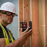 KLEIN TOOLS 93LCLS Laser Level with Plumb Spot Self-Leveling, Cross-Line +/-3/32 in Per 33 ft +/-