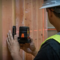 KLEIN TOOLS 93LCLS Laser Level with Plumb Spot Self-Leveling, Cross-Line +/-3/32 in Per 33 ft +/-